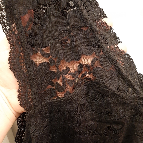 Maurices size 2 fancy tank top black lace, sheer wide straps, ruching on sides - Picture 4 of 10